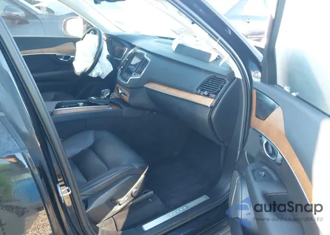 2022 Volvo Xc90 T6 Momentum 7 Passenger z USA, uszkodzony, nr VIN YV4A22PK2N1868257